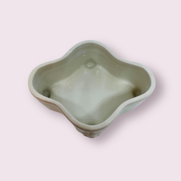 Trinket Keepsake Jewelry or Gift Box Footed Yellow Floral Porcelain Gold Edged - Picture 3 of 11